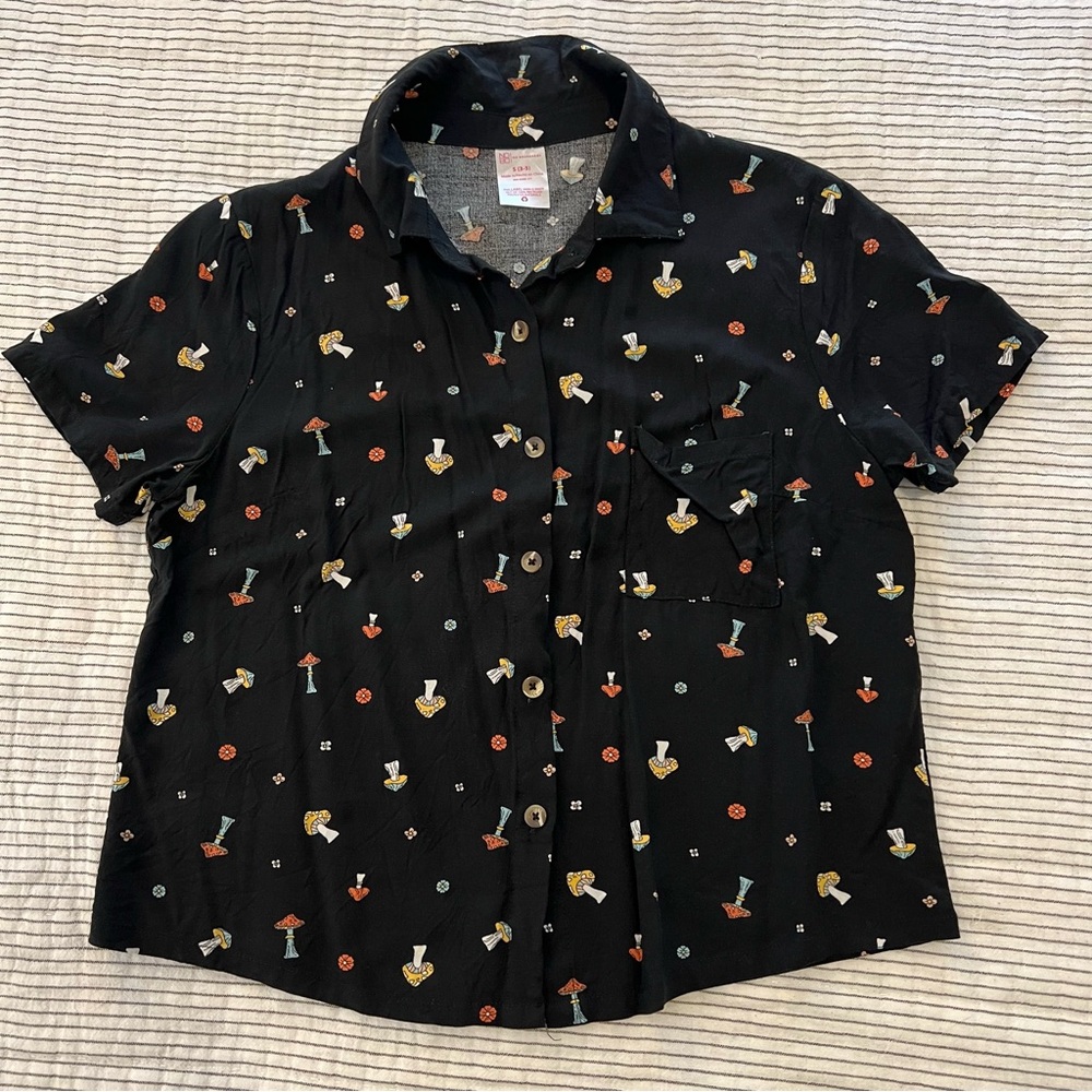 NOBO Black Mushroom Button Front Camp Shirt small